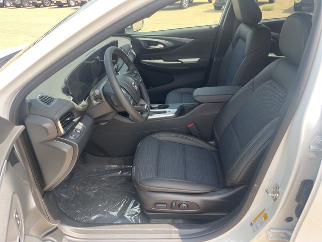 2025 Buick Envista Preferred photo 8