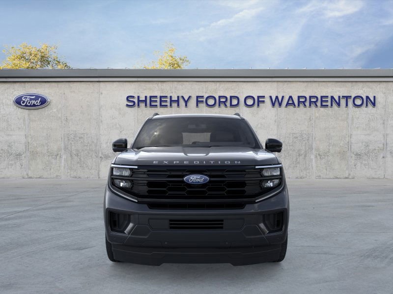 2025 Ford Expedition photo 2