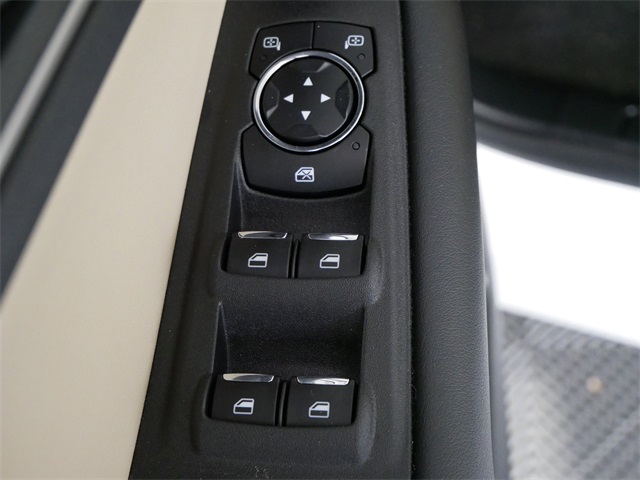 2023 Ford Edge SEL photo 16