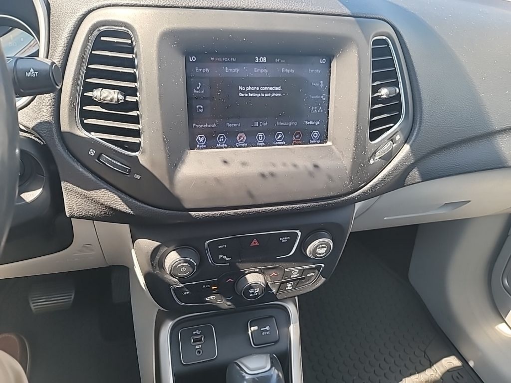 2017 Jeep Compass Latitude photo 10