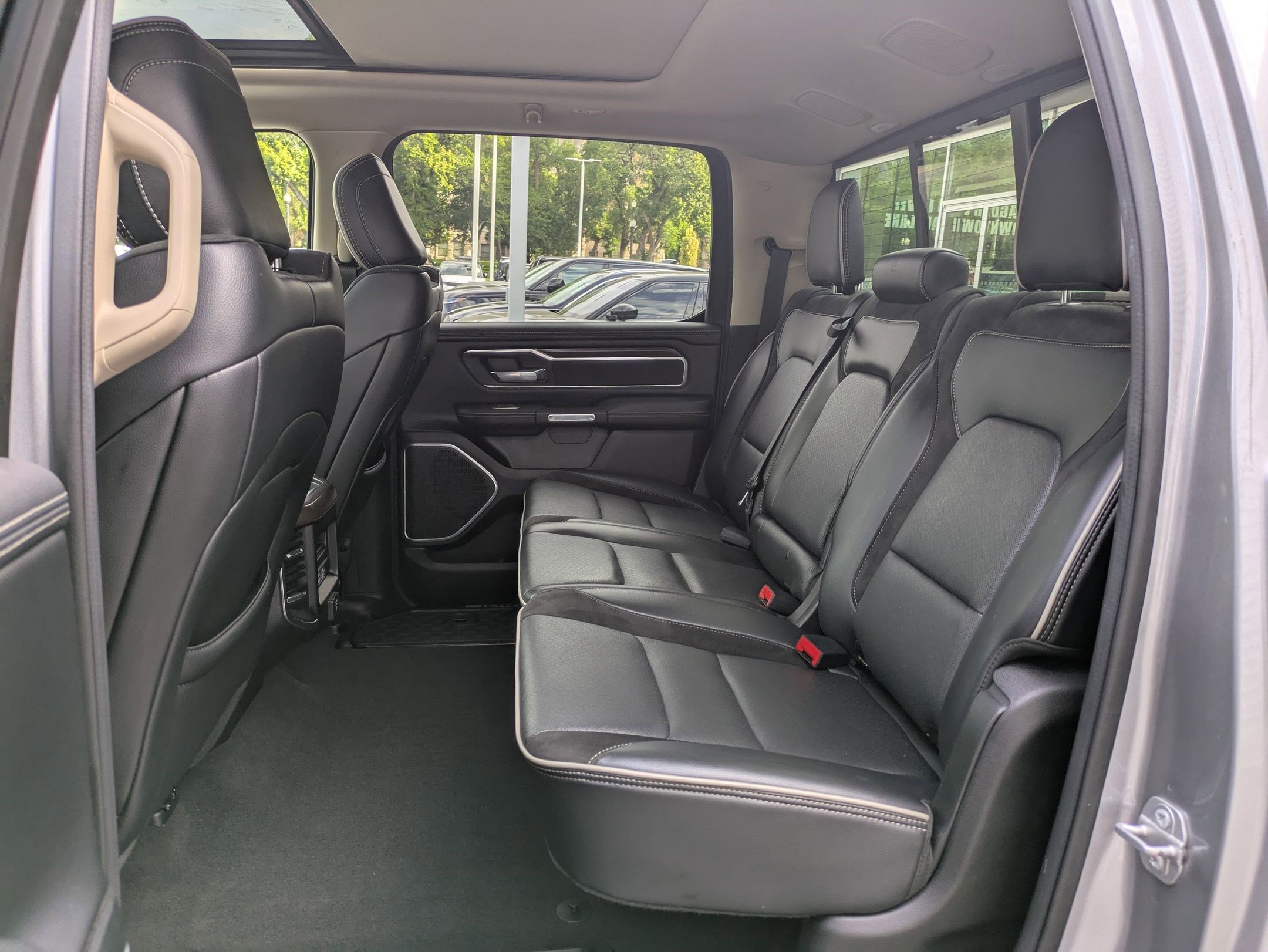2021 Ram 1500 Laramie photo 26
