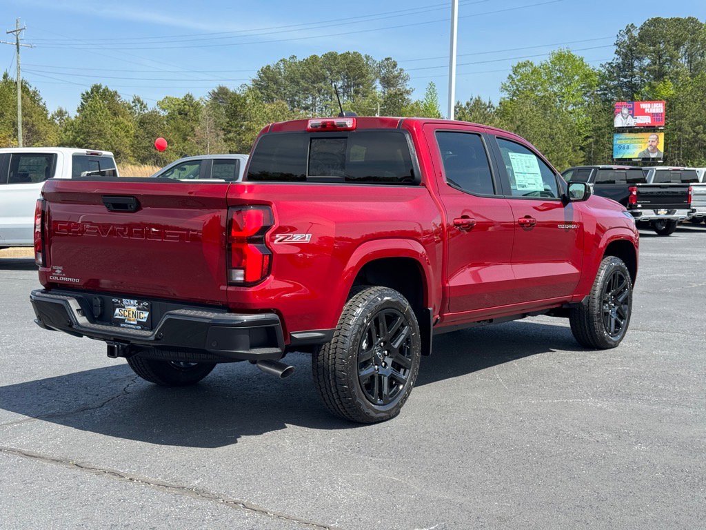2025 Chevrolet Colorado Z71 photo 3