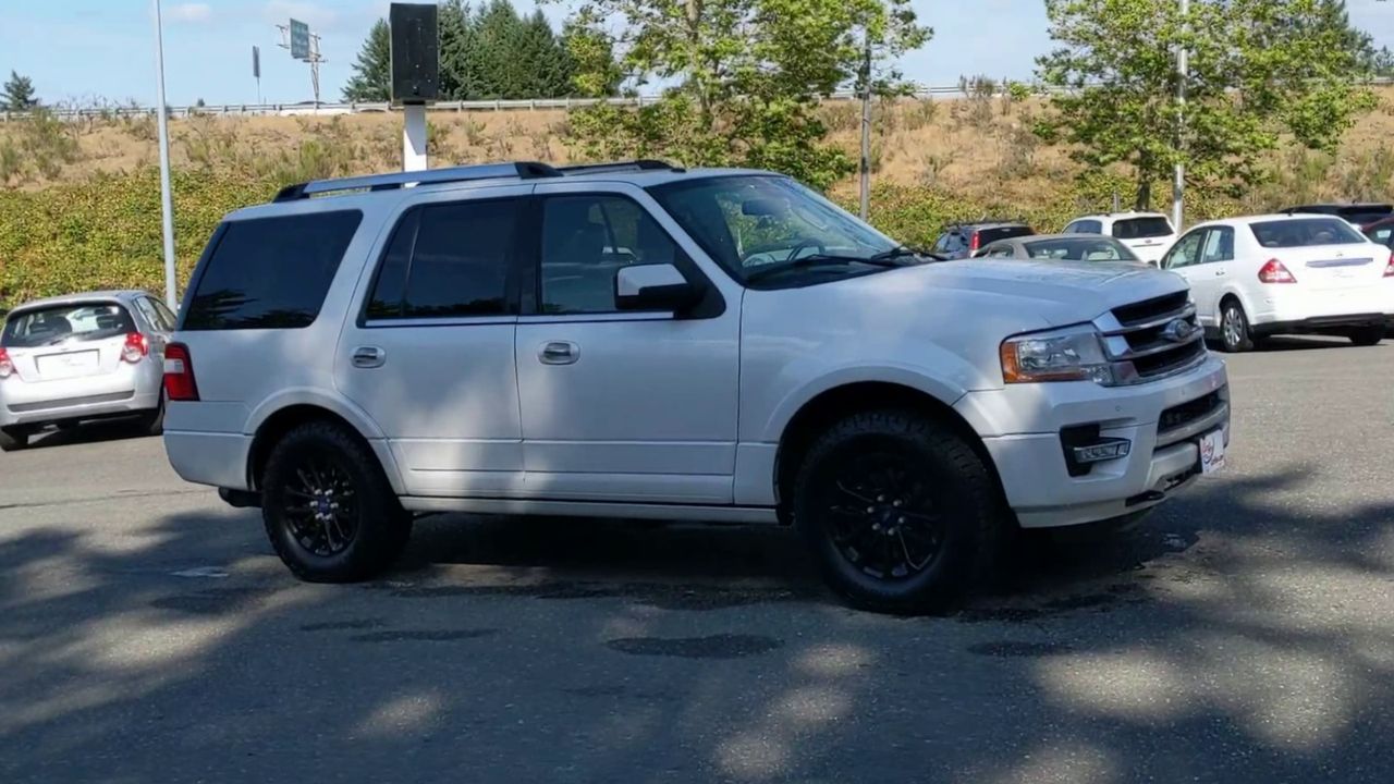 2015 Ford Expedition Limited's photo