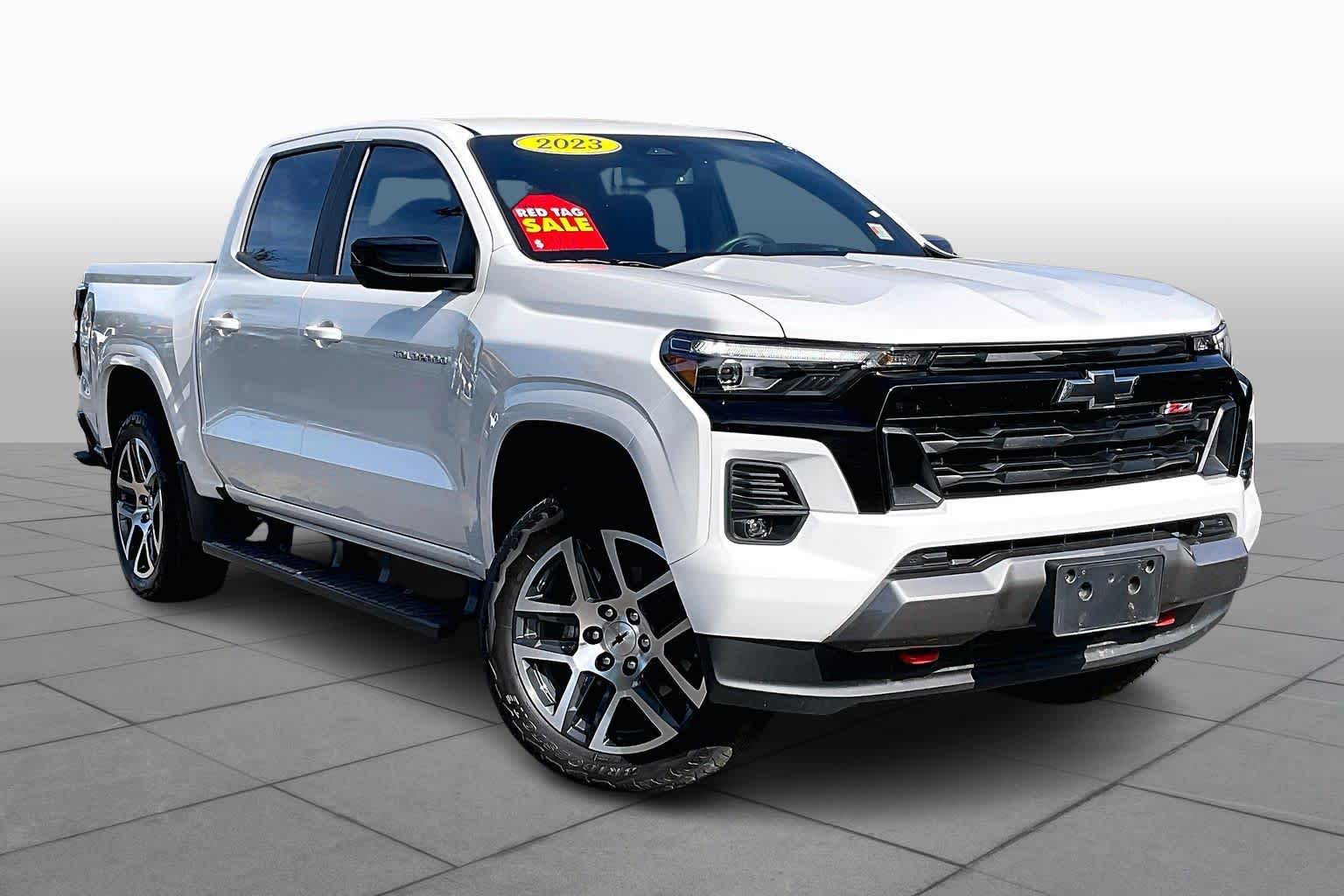 2023 Chevrolet Colorado Z71 photo 2