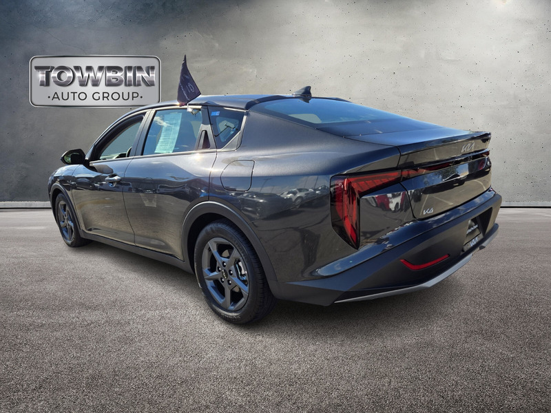 2025 Kia K4 LXS photo 6