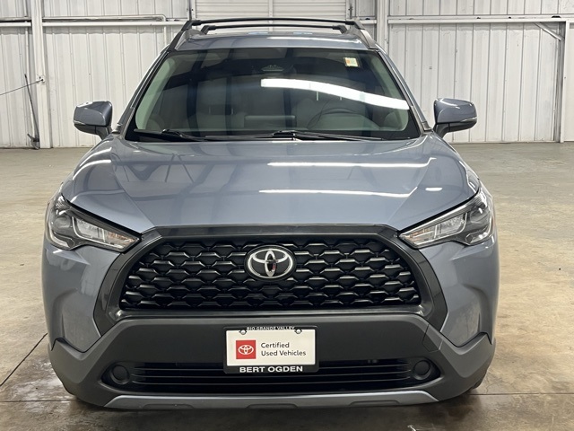 2023 Toyota Corolla Cross LE photo 2