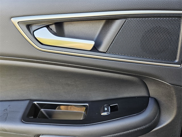 2017 Ford Edge SEL photo 9