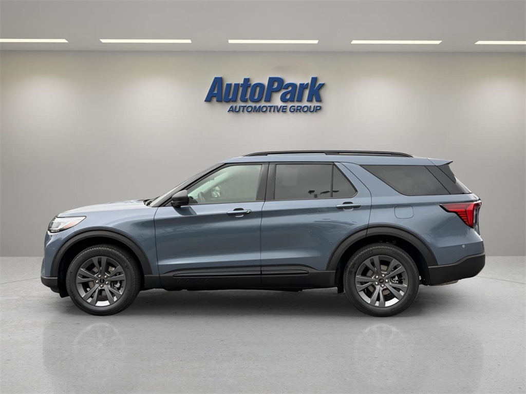 2026 Ford Explorer photo 2