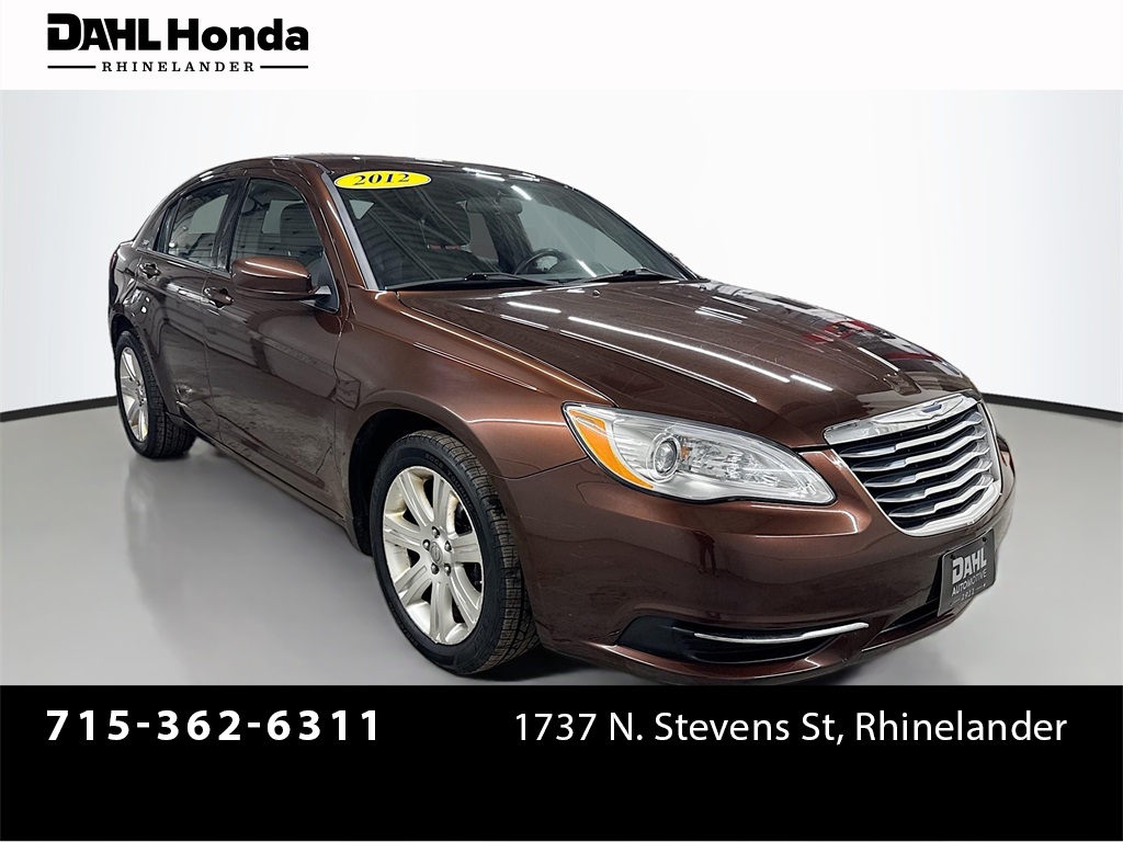 2012 Chrysler 200 Touring's photo