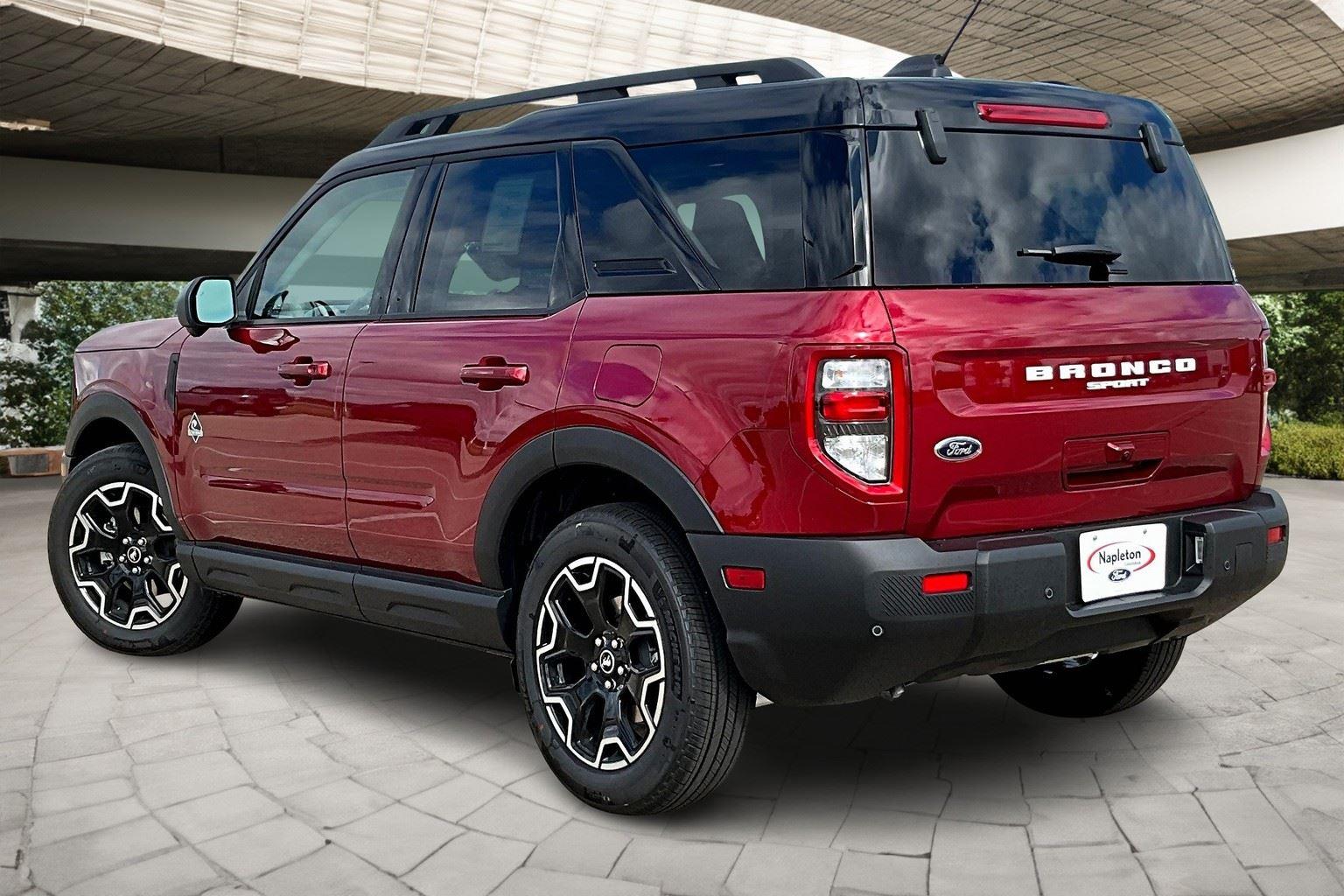 2025 Ford Bronco Sport Outer Banks photo 2