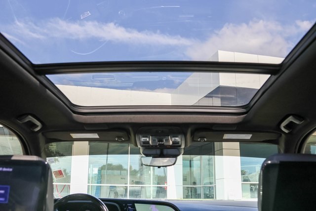 Used 2023 Black Cadillac Sport image 11