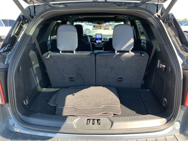 2024 Ford Explorer ST photo 25