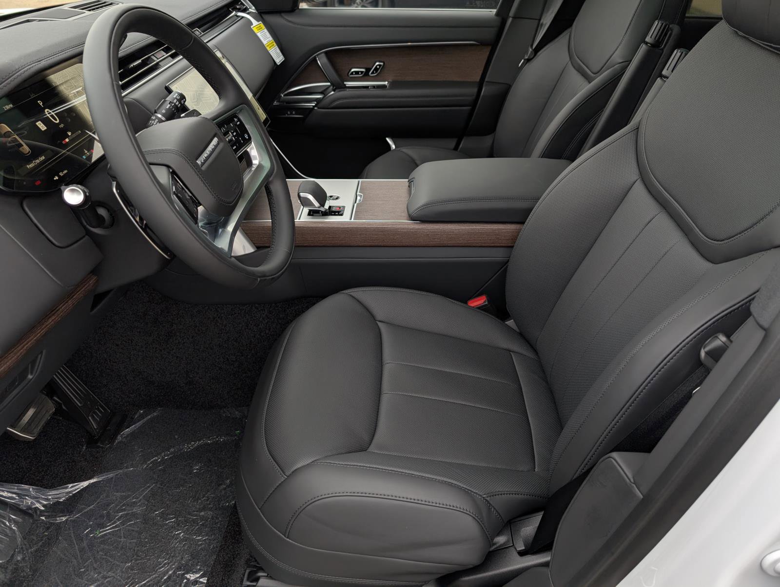 2025 Land Rover Range Rover SE photo 17