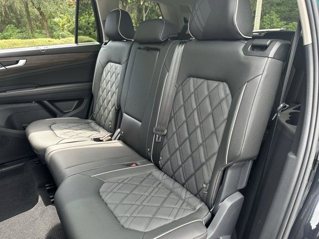 2026 Volkswagen Atlas SEL Premium R-Line photo 15