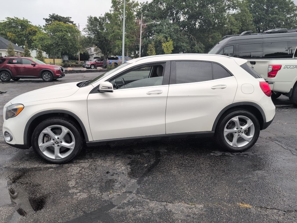 2018 Mercedes Benz GLA 250 4MATIC photo 2