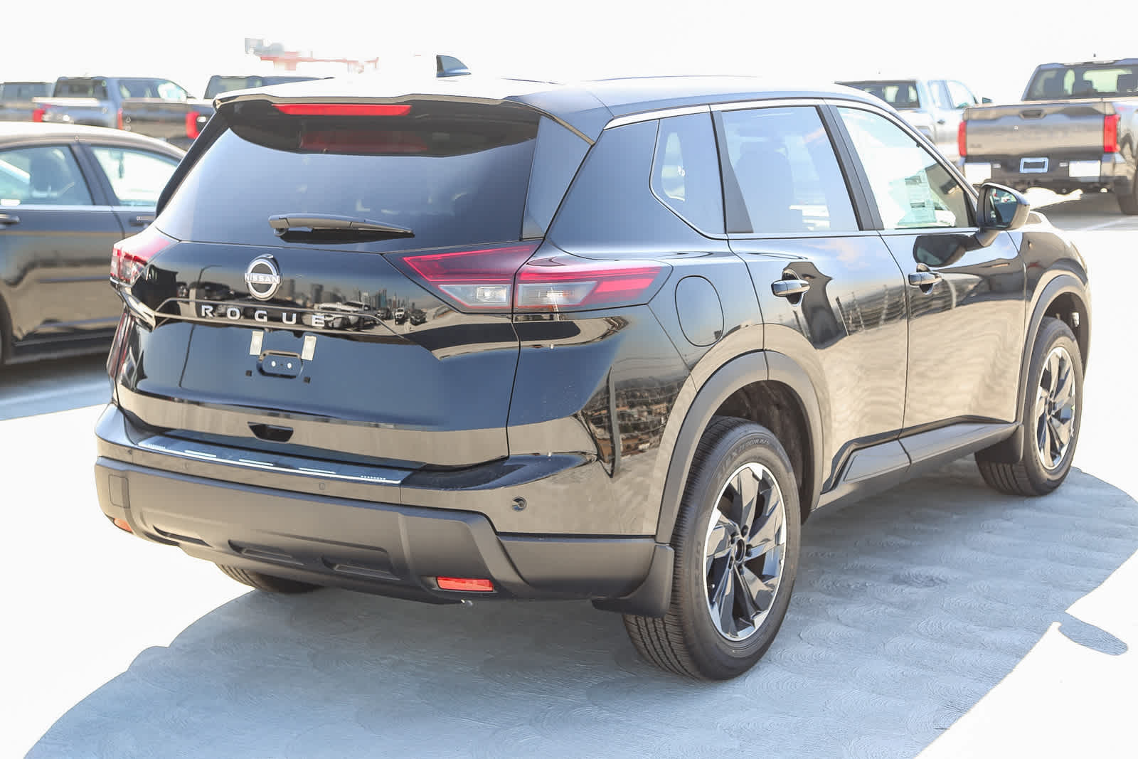 2025 Nissan Rogue SV photo 6
