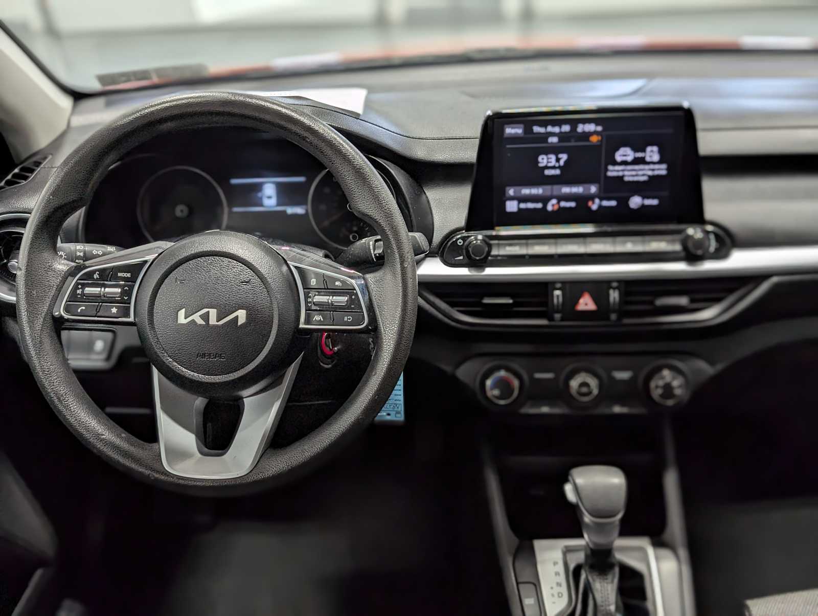 2023 Kia Forte LXS photo 5