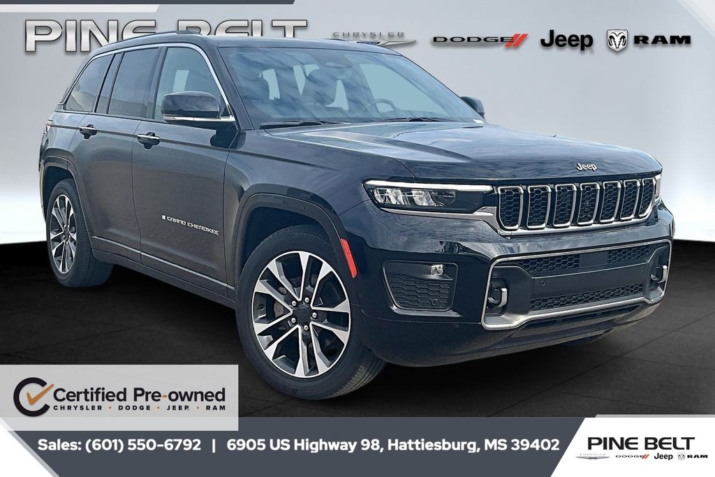 2023 Jeep Grand Cherokee Overland's photo