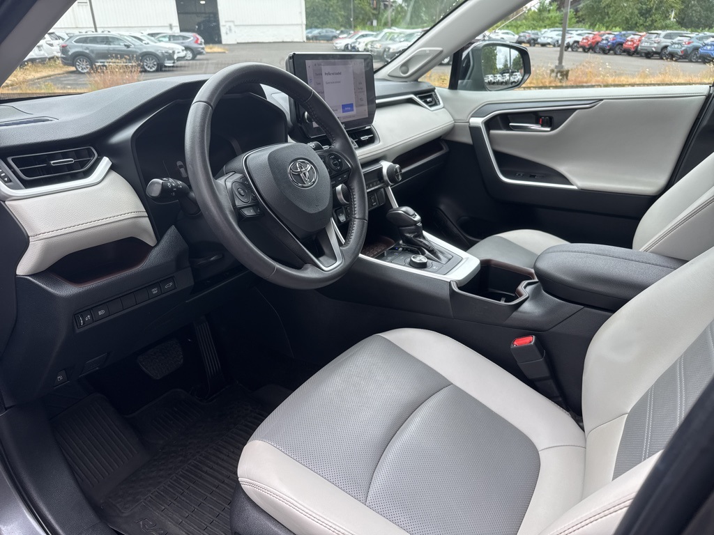 2023 Toyota RAV4 Hybrid Limited photo 10