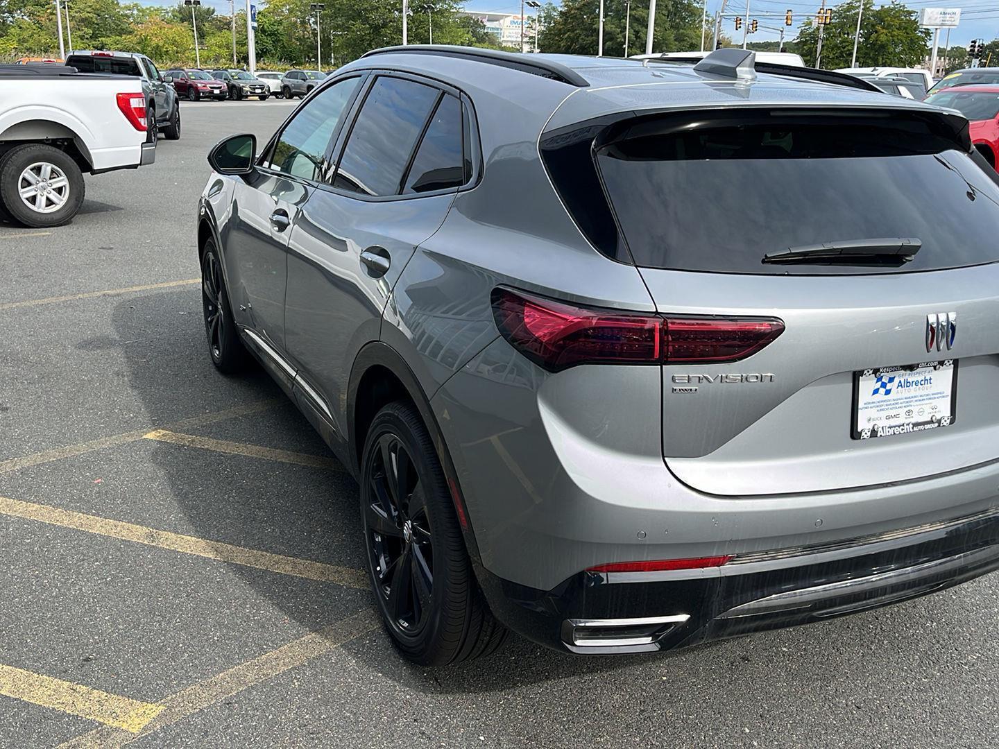 2025 Buick Envision Sport Touring photo 3