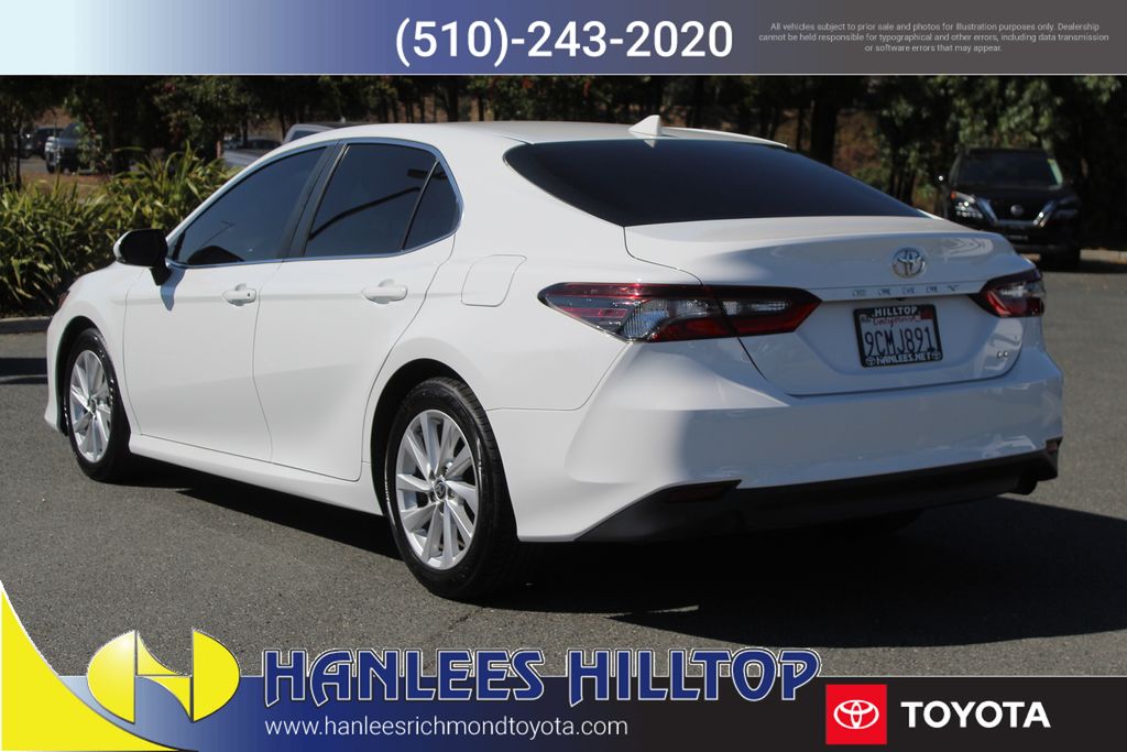 2022 Toyota Camry LE photo 8