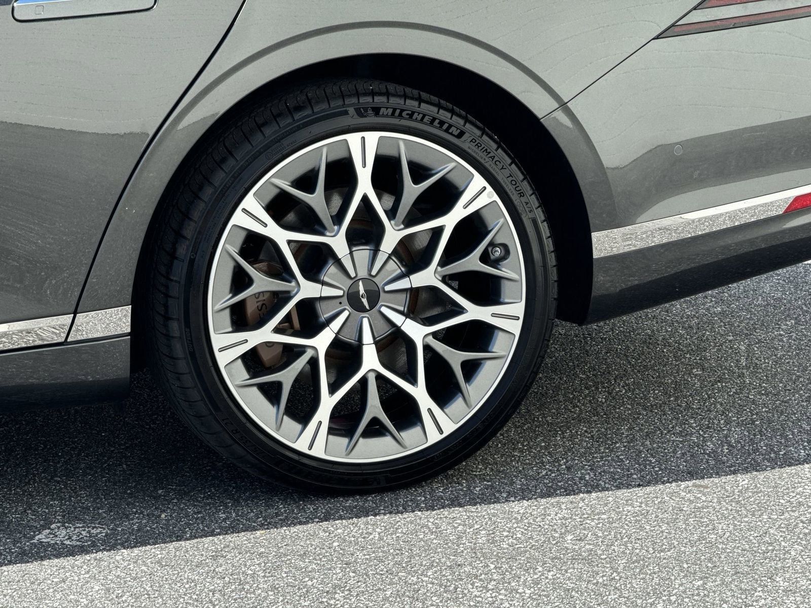 2024 Genesis G90 3.5T E-Supercharger photo 16