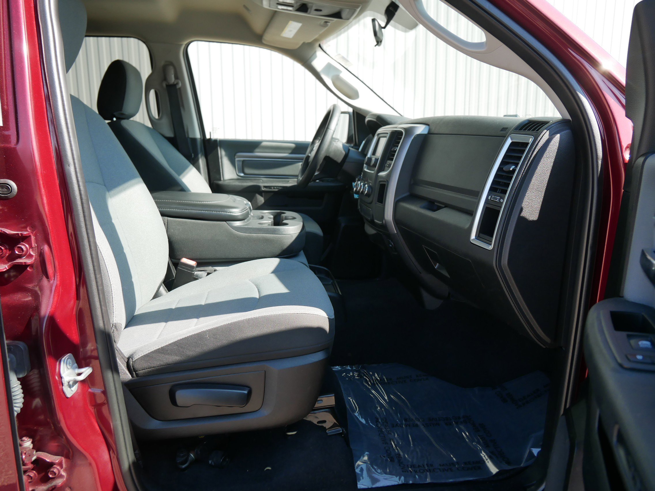 2021 Ram 1500 Classic SLT photo 14