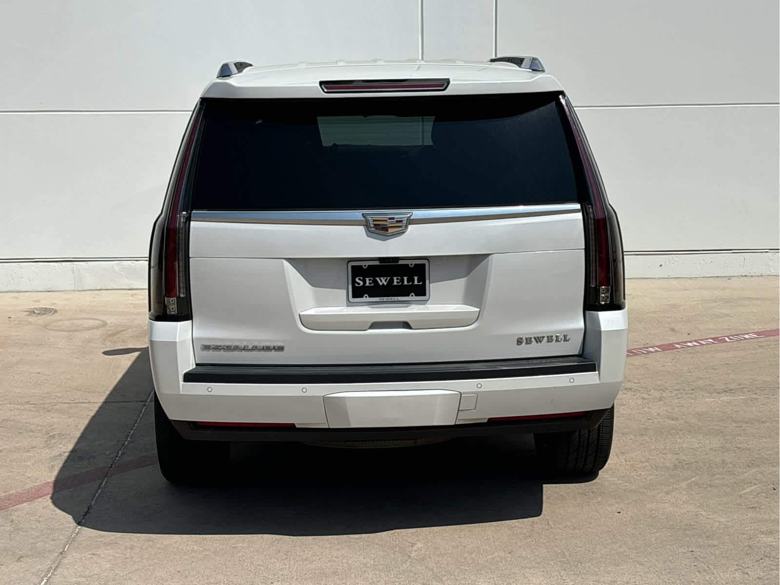 2020 Cadillac Escalade Luxury photo 7