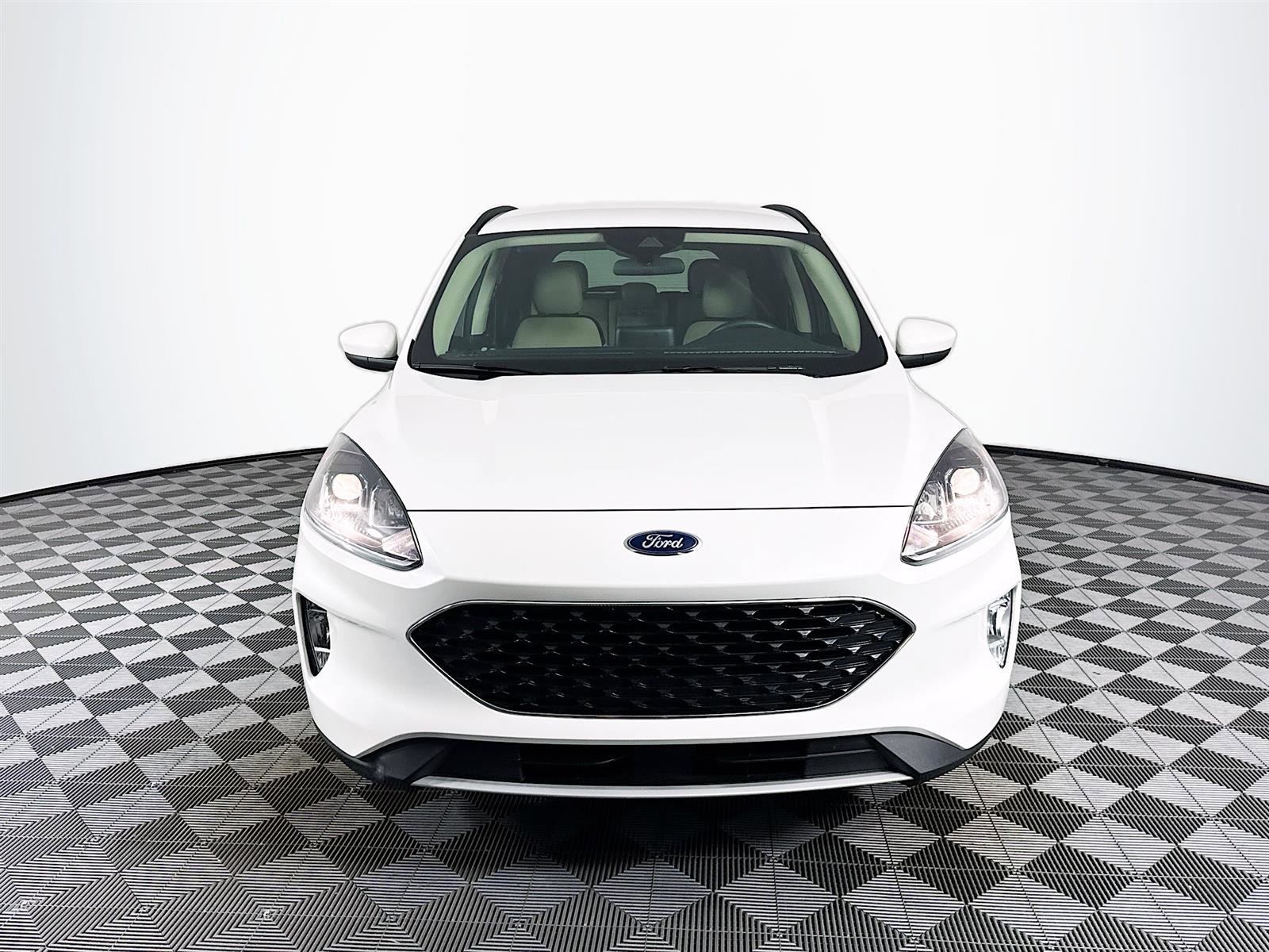 2020 Ford Escape SEL photo 2