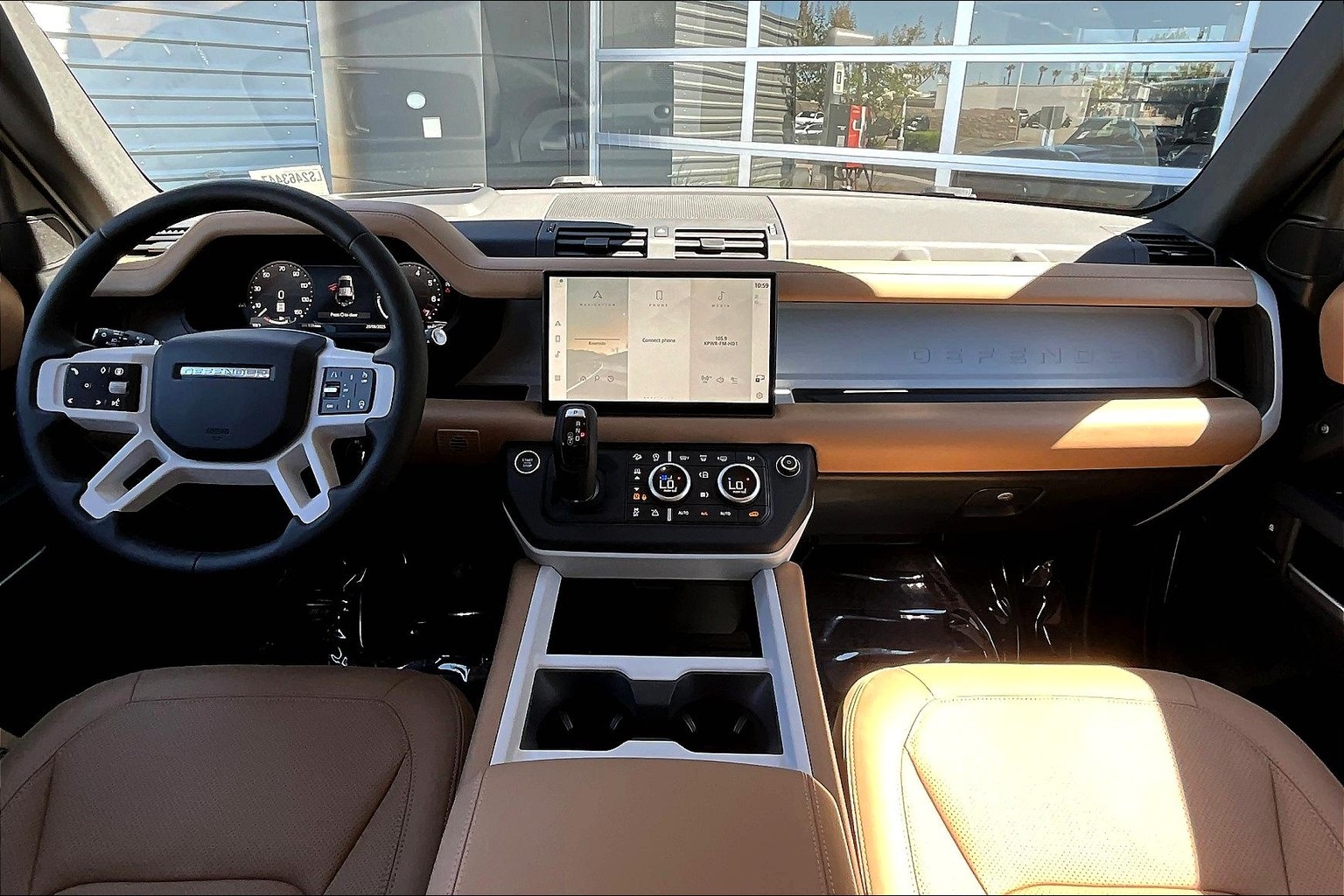 2025 Land Rover Defender 110 S photo 4