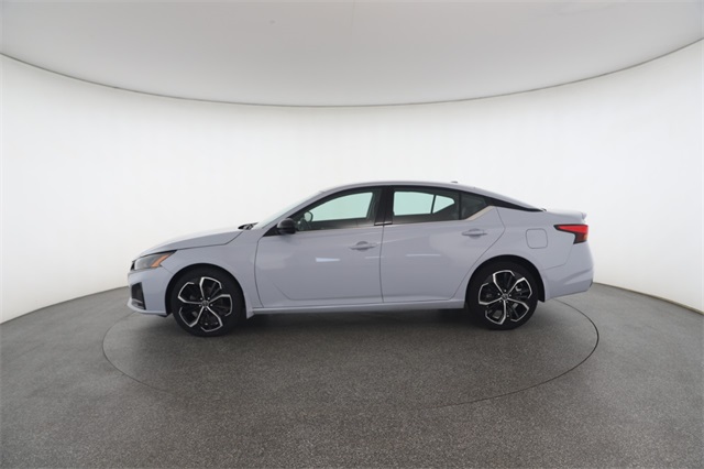2023 Nissan Altima 2.5 SR photo 6