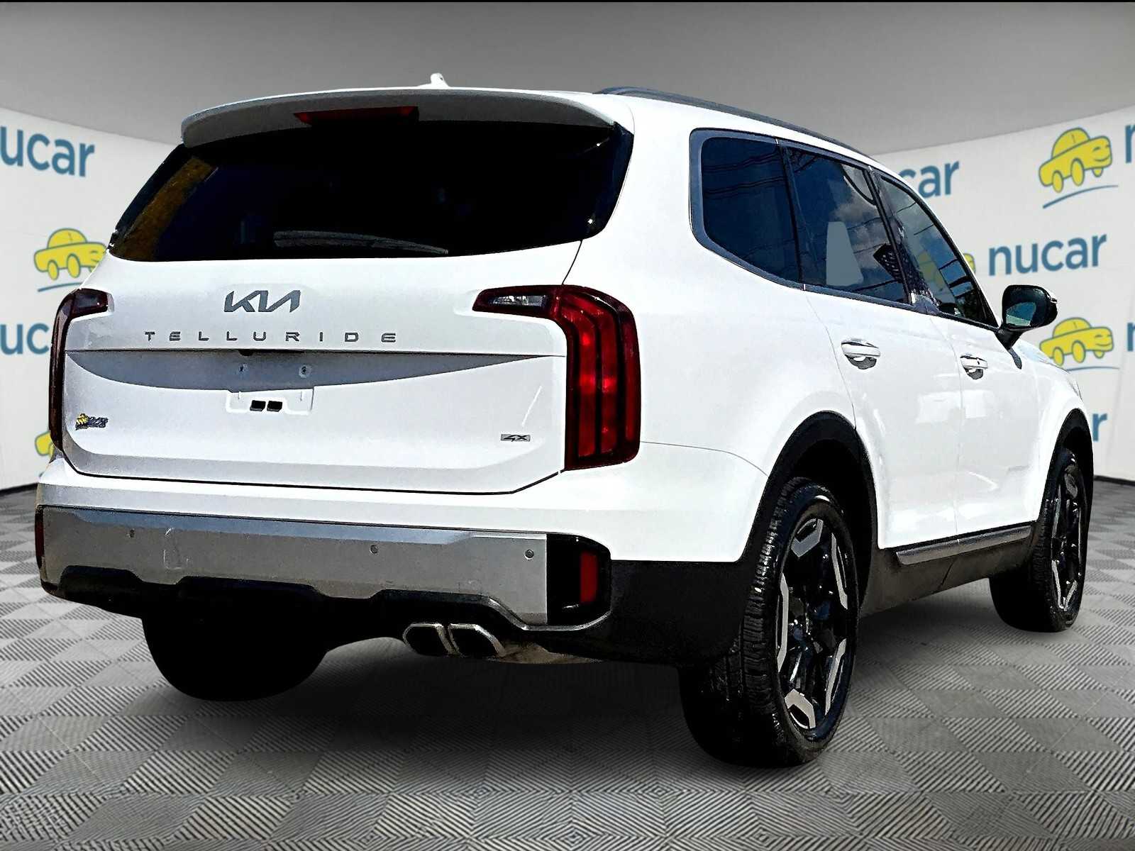 2023 Kia Telluride S photo 2
