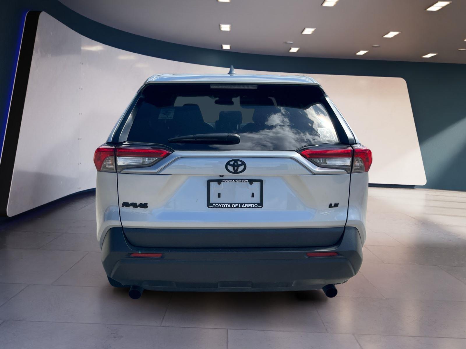 2023 Toyota RAV4 LE photo 4