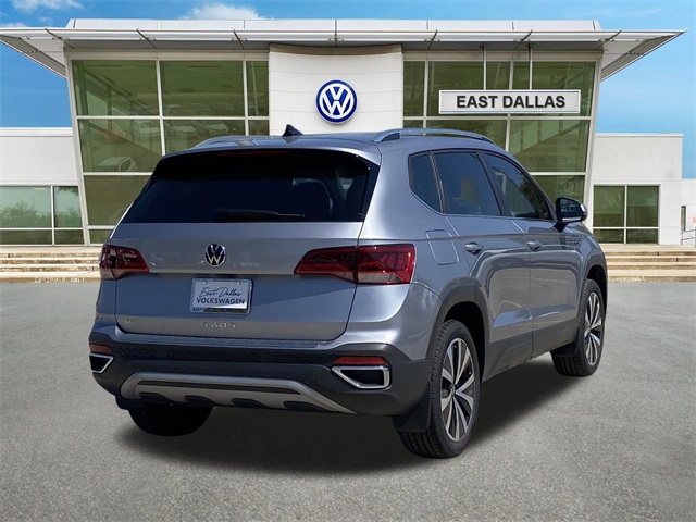 2024 Volkswagen Taos SE photo 3