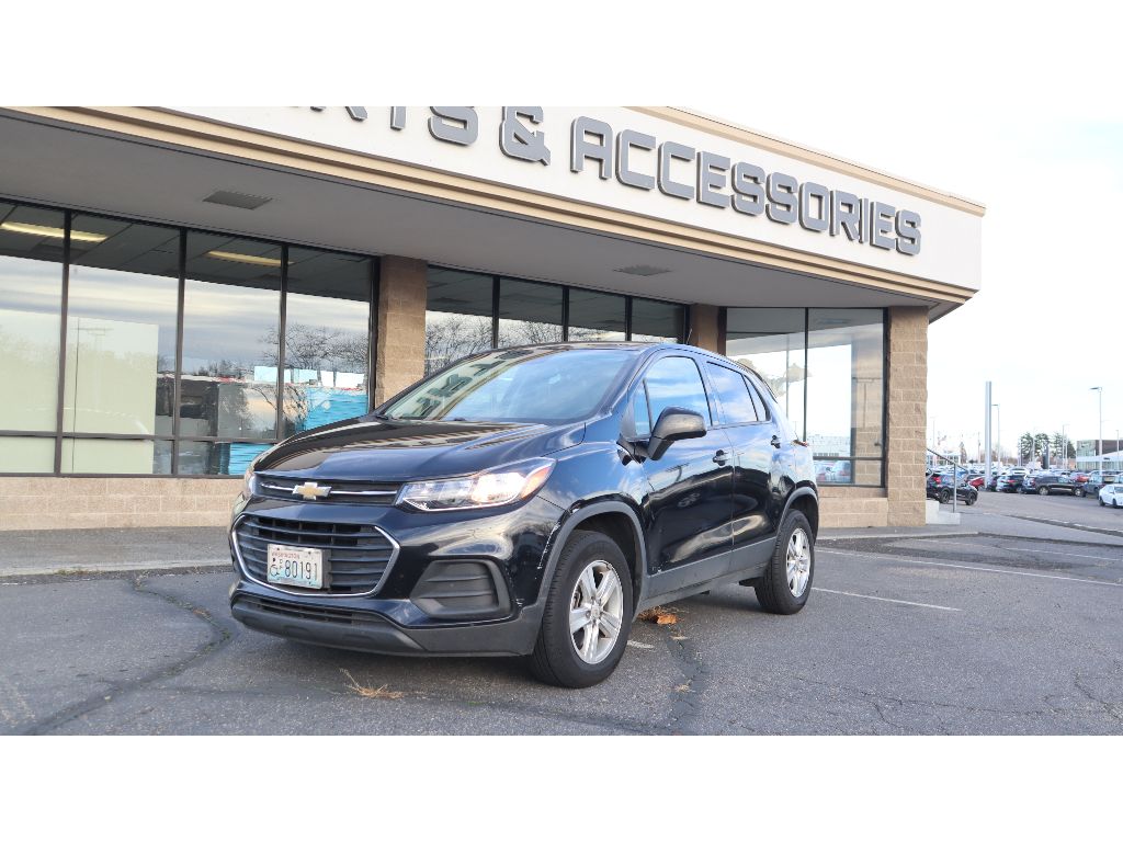 2020 Chevrolet Trax LS photo 2