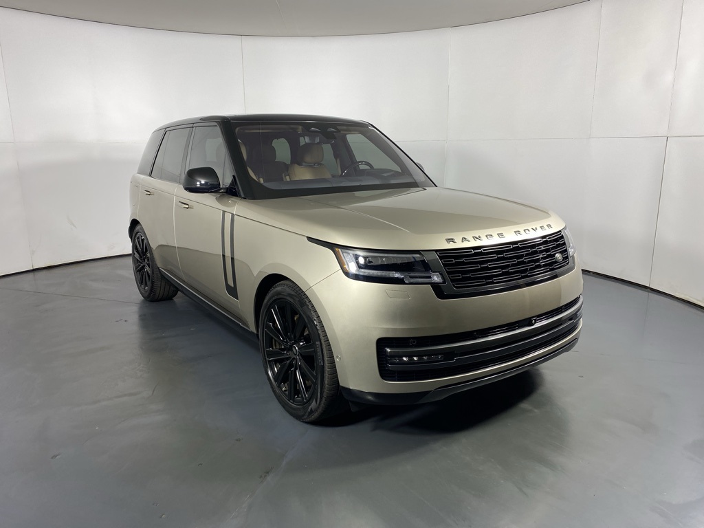 2023 Land Rover Range Rover SE photo 2