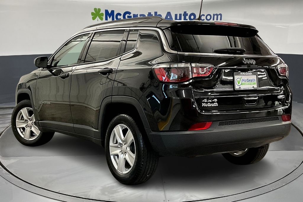 2022 Jeep Compass Latitude photo 3