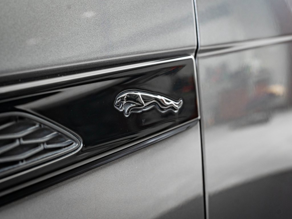 2022 Jaguar F-PACE P250 S photo 9