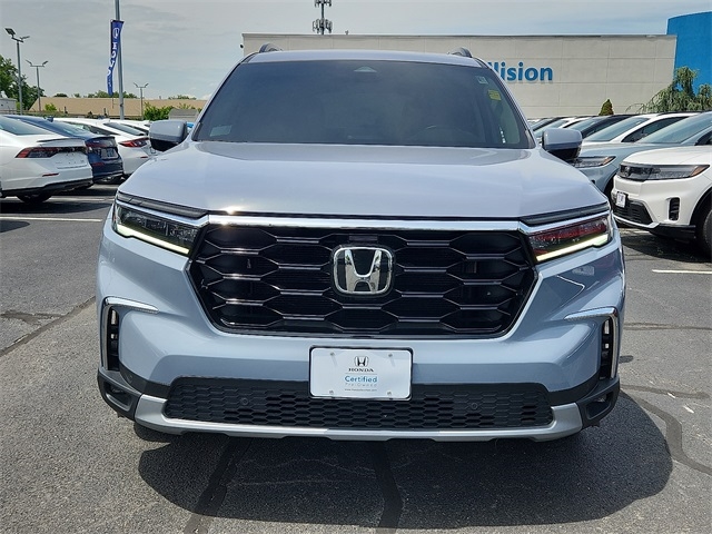2025 Honda Pilot Touring photo 2
