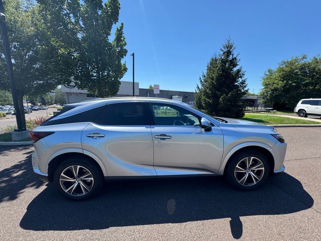2024 Lexus RX 350 Premium photo 3