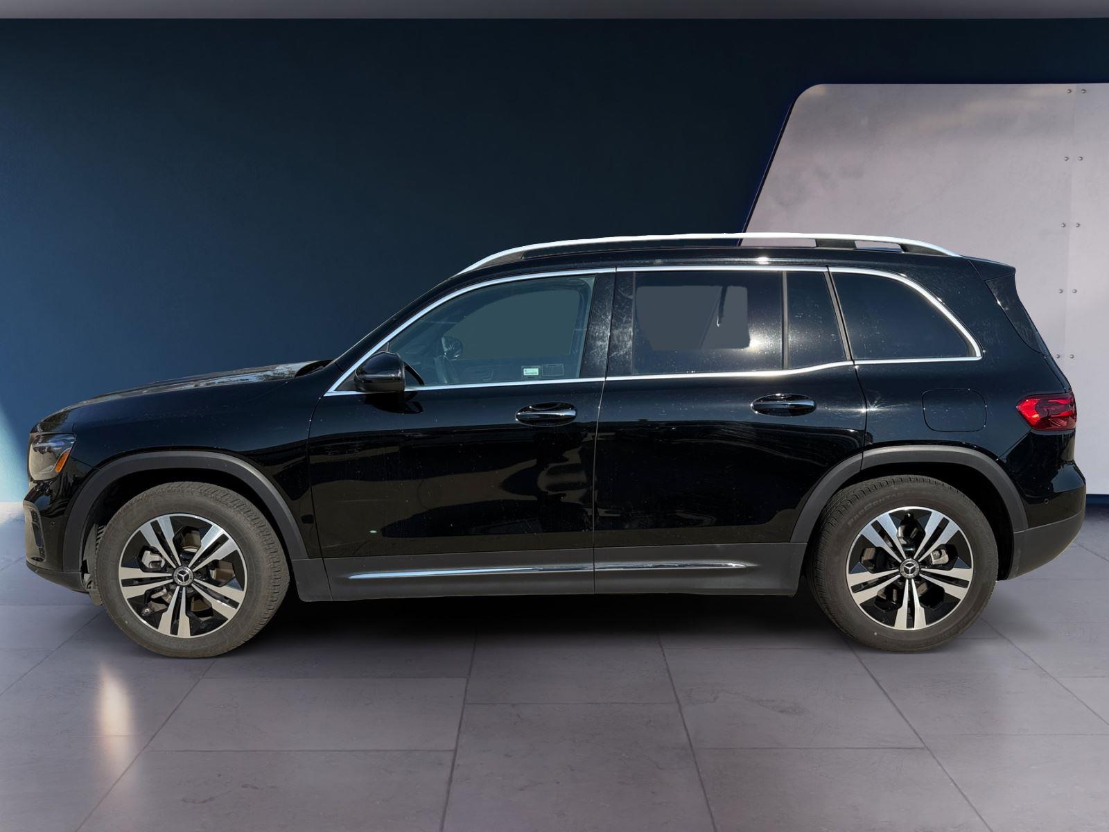 2025 Mercedes Benz GLB 250 photo 2