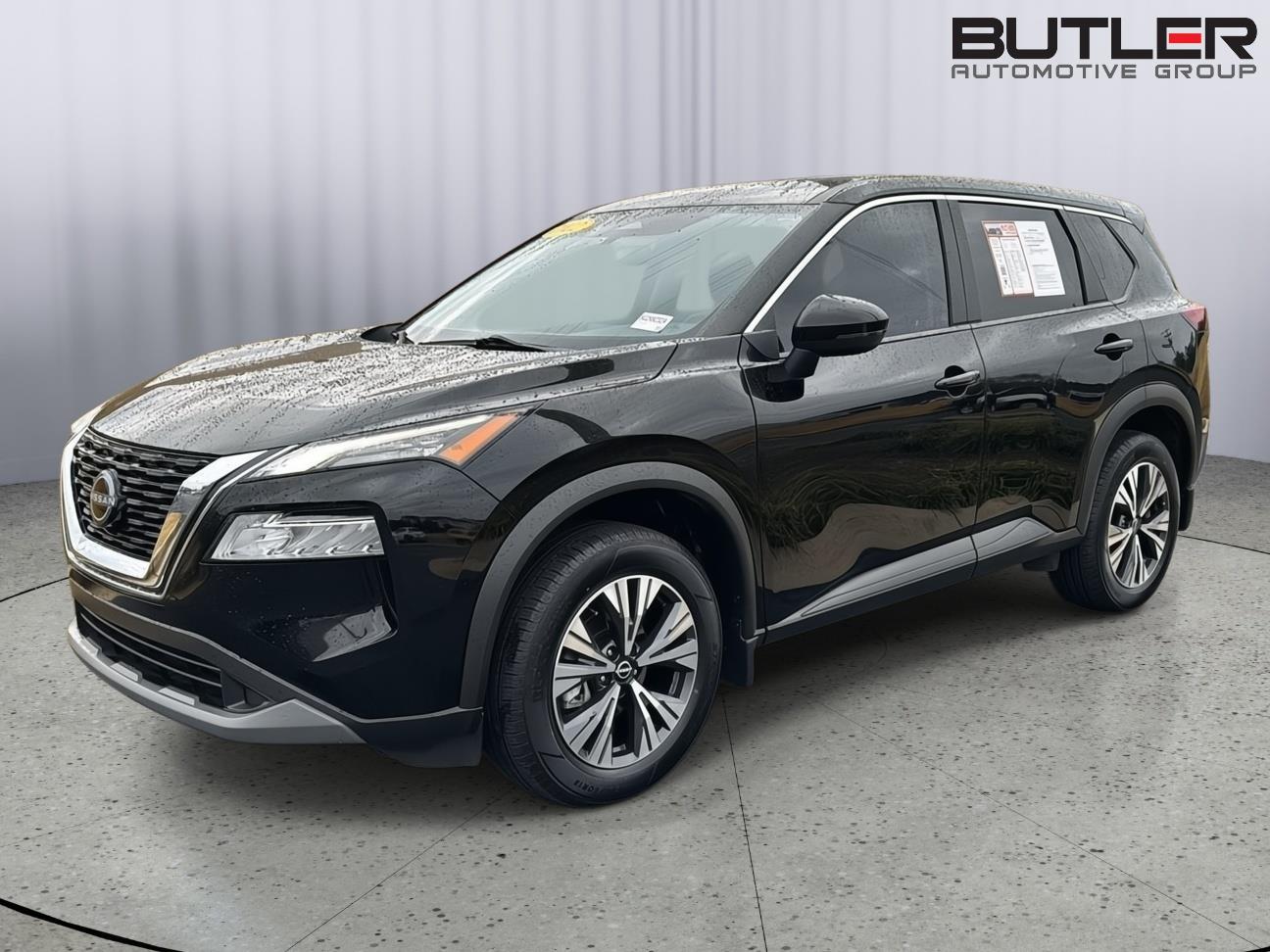 2022 Nissan Rogue SV photo 2