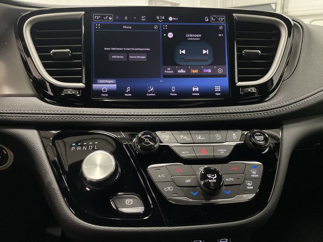2025 Chrysler Pacifica photo 8