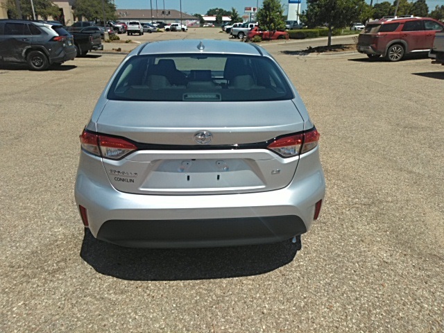 2025 Toyota Corolla LE photo 16