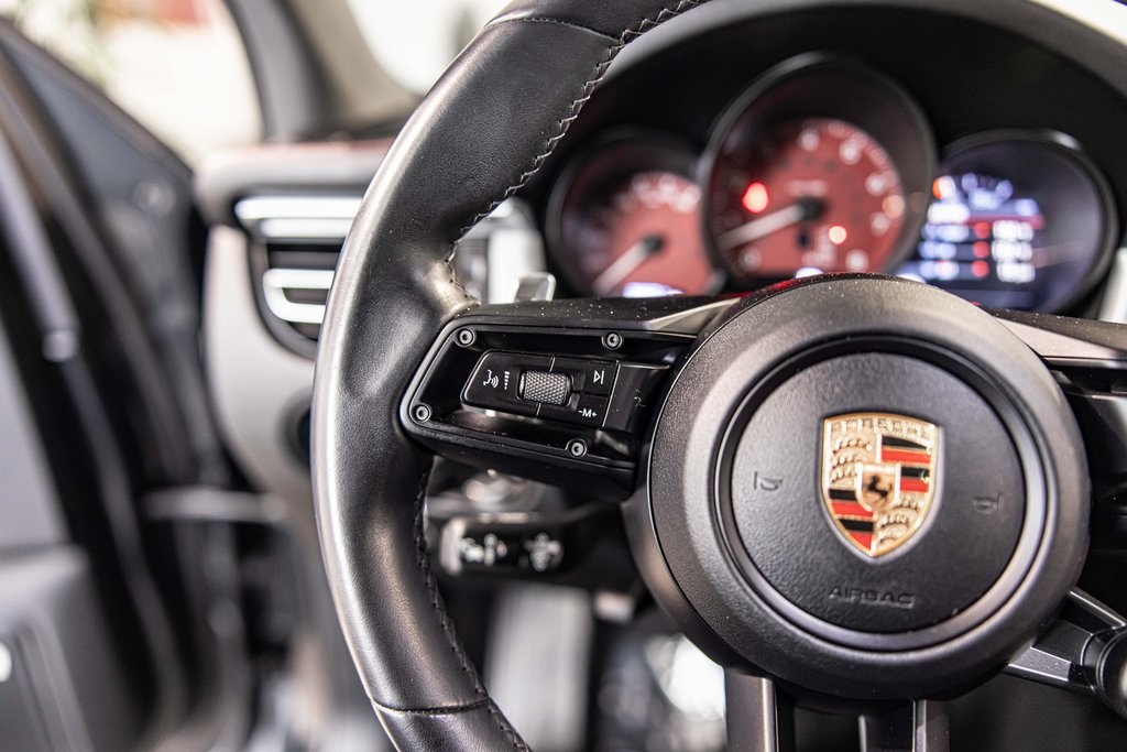 2023 PORSCHE MACAN - Image 25