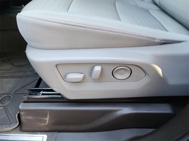 2024 Chevrolet Silverado 1500 LT photo 15
