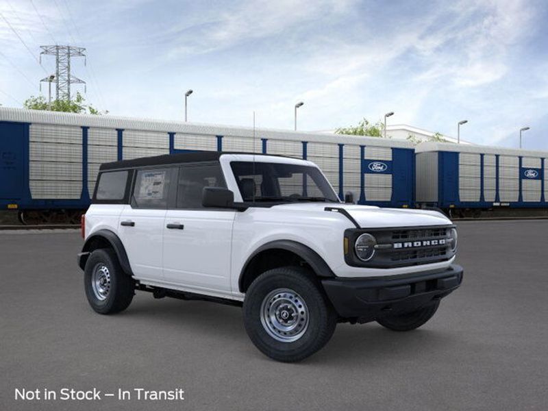 2025 Ford Bronco Base photo 7