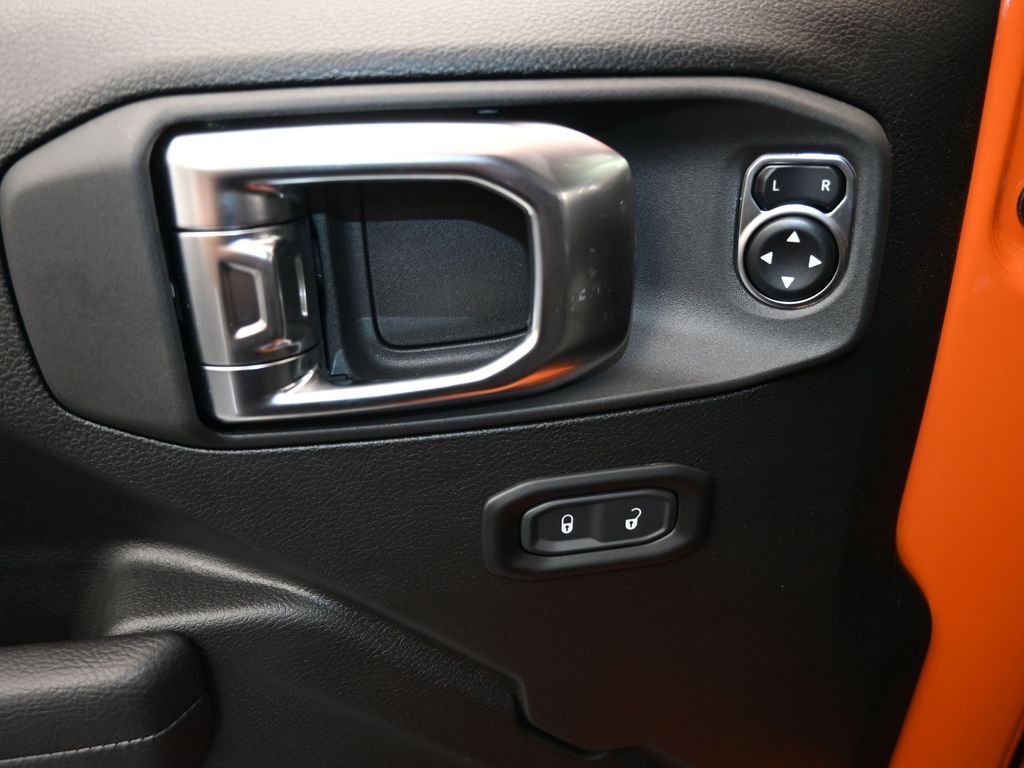 2025 Jeep Gladiator Sport S photo 12