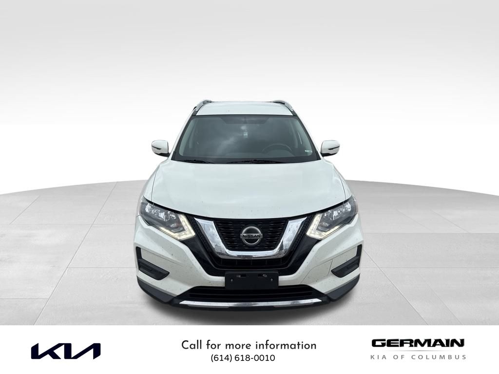 2018 Nissan Rogue SV photo 2