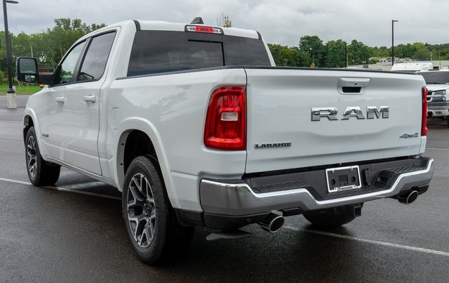 2026 Ram 1500 Laramie photo 4